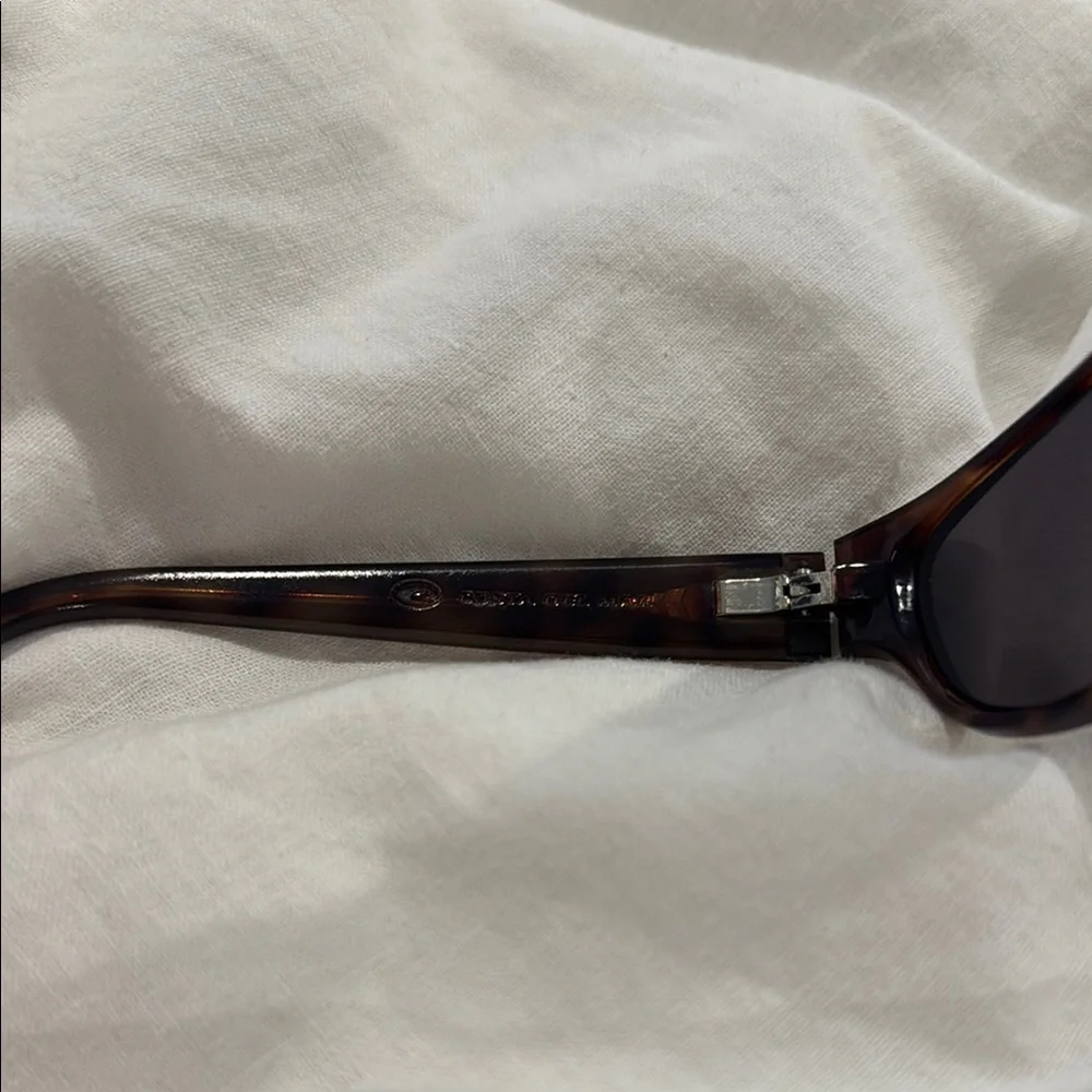 Costa Del Mar Stylish Tortoise Shell Sunglasses - Picture 4 of 7